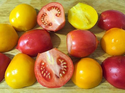 Помидоры дольками на зиму, как свежие. Рецепт помидоров дольками с луком фото-рецепт