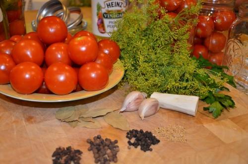 Помидоры без специй на зиму. Вкусные маринованные помидоры на зиму без приправ 31