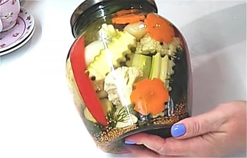 Маринад для ассорти на 1 литр воды. Овощное ассорти на зиму с цветной капустой — пальчики оближешь