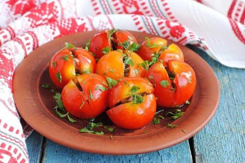 Кисло-сладкий маринад для помидор на 1 литр воды. 20 вкуснейших заготовок из помидоров на зиму