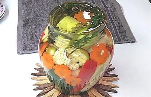 Маринад для ассорти на 1 литр воды. Овощное ассорти на зиму с цветной капустой — пальчики оближешь