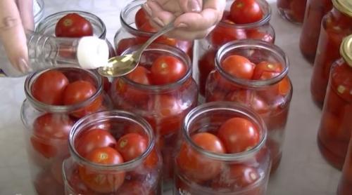 Маринад для помидор на 1 литровую банку. 8 лучших рецептов маринованных томатов 2022 на зиму: пошаговые с фото