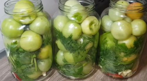 Как солить зеленые помидоры в 3 литровых банках. Маринованные зелёные помидоры на зиму — 12 очень вкусных рецептов, пальчики оближешь
