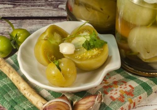 Как солить зеленые помидоры в 3 литровых банках. Маринованные зелёные помидоры на зиму — 12 очень вкусных рецептов, пальчики оближешь