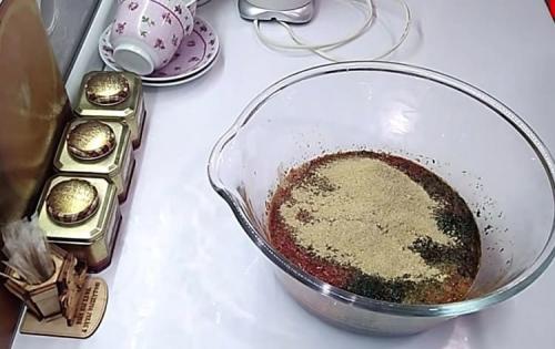 Аджика с грецкими орехами и кинзой. Грузинская аджика — классический рецепт на зиму без варки