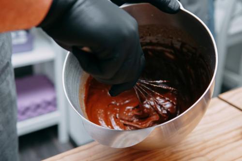 Острая паста из грецких орехов. Продавец на рынке рассказал, как заработать на орехах в сезон пару тысяч