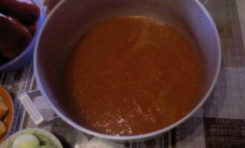 Аджика с грецкими орехами и помидорами. Аджика классическая – 8 пошаговых рецептов на зиму