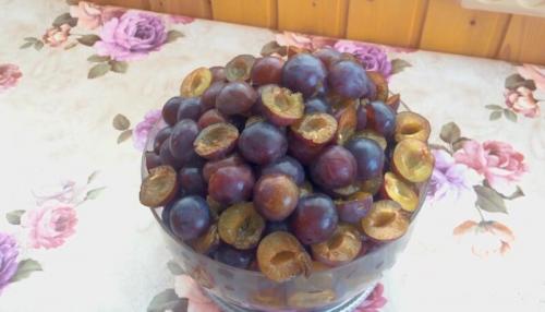Как сварить варенье из слив половинками. Варенье из сливы на зиму: 11 простых рецептов сливового варенья