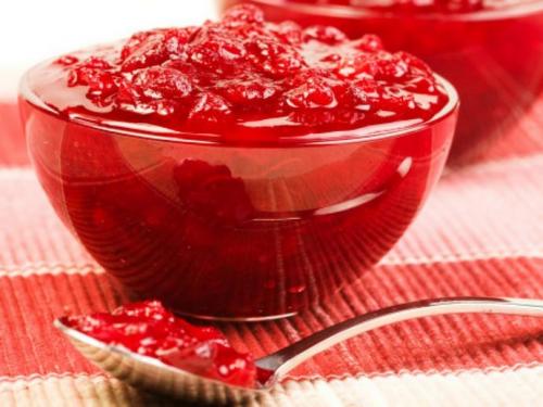 Клюква с сахаром и лимоном. Клюква с сахаром без варки на зиму и другие рецепты консервации чудесной ягоды