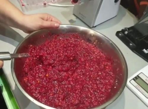 Протертая клюква с сахаром. Клюква протертая с сахаром без варки 38 Протертая клюква с сахаром. Клюква протертая с сахаром без варки 38