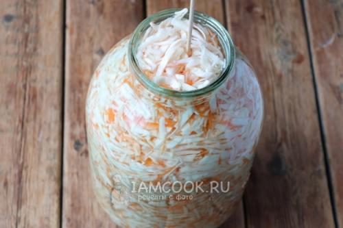 Как приготовить соленую капусту в банке быстро и вкусно. Лучший рецепт хрустящей капусты 14 Как приготовить соленую капусту в банке быстро и вкусно. Лучший рецепт хрустящей капусты 14