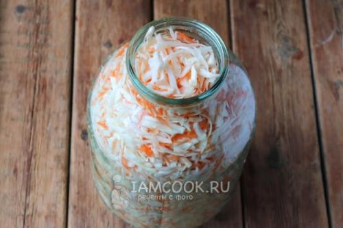 Как приготовить соленую капусту в банке быстро и вкусно. Лучший рецепт хрустящей капусты 13 Как приготовить соленую капусту в банке быстро и вкусно. Лучший рецепт хрустящей капусты 13