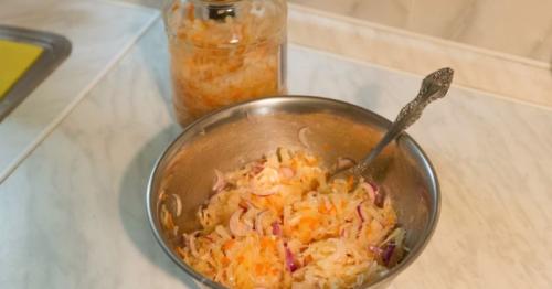 Квашеная капуста без сахара с рассолом. Квашеная капуста с морковью – классический рецепт в домашних условиях