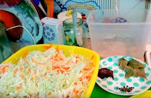 Рассол для капусты на 1 литр воды. Хрустящая капуста в рассоле на зиму без уксуса