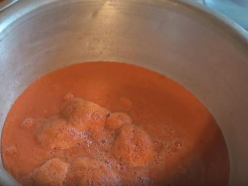 Лечо с томатным соком морковью и луком. Как приготовить лечо из помидоров, перца, моркови и лука?