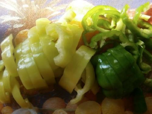 Лечо с томатным соком морковью и луком. Как приготовить лечо из помидоров, перца, моркови и лука?