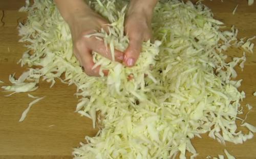 Квашеная капуста в рассоле в ведре. Вкусная и хрустящая квашеная капуста – классические рецепты на зиму