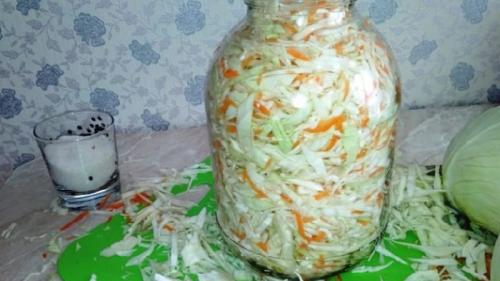 Как засолить капусту, чтобы она была хрустящей в банке. Рецепты засолки вкусной хрустящей капусты