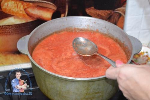 Аджика с хреном и чесноком на зиму. Аджика с чесноком и хреном с варкой на зиму: очень вкусный рецепт