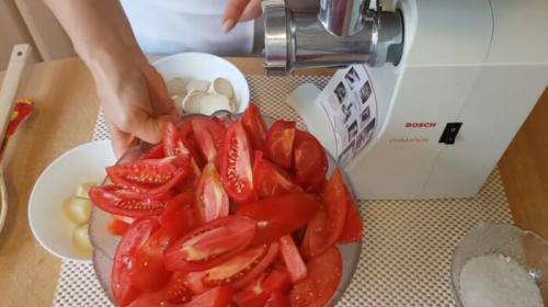 Правильный рецепт хреновины. Хреновина на зиму по классически: очень вкусные рецепты приготовления из помидор, хрена и чеснока