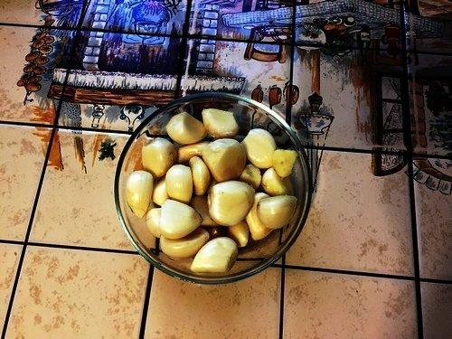 Помидоры с хреном консервация. Помидоры с хреном и чесноком