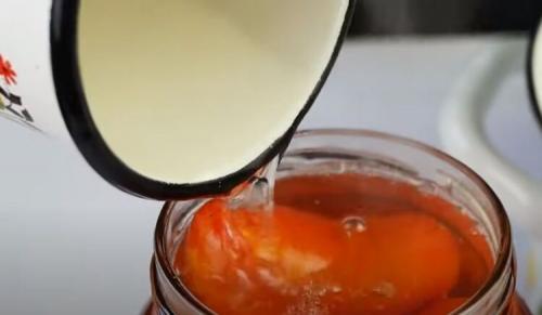 Помидоры в снегу с хреном. Помидоры в снегу на зиму с чесноком, хреном и горчицей: 5 самых вкусных рецептов помидоров под снегом 39