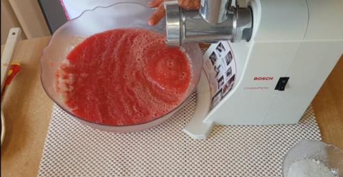 Хреновая закуска с болгарским перцем. Хреновина на зиму — 8 очень вкусных рецептов хреновой закуски