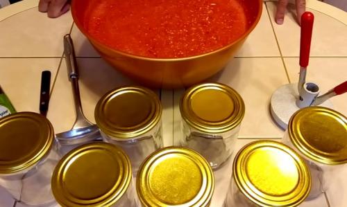 Хреновина рецепт без варки с уксусом. Хреновина из помидор и хрена без варки на зиму