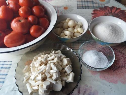 Хреновина с помидорами и чесноком на зиму без варки. Хреновина – классический рецепт приготовления без варки