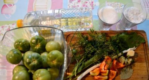 Фаршированные зеленые помидоры с чесноком и хреном. Зеленые помидоры, фаршированные чесноком и зеленью — пошаговый рецепт