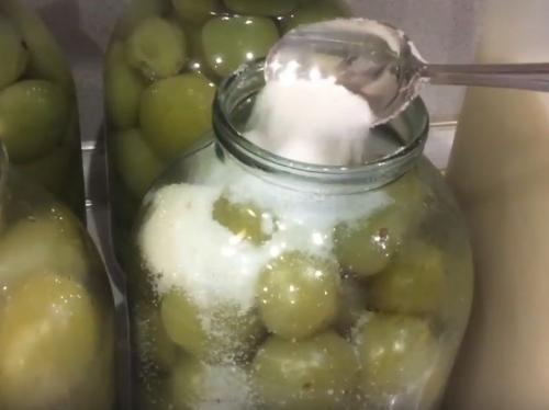 Зеленые помидоры дольками на зиму без стерилизации. Зелёные помидоры маринованные на зиму — простой рецепт, как в магазине