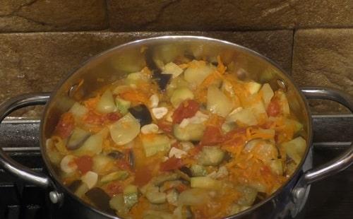 Острая закуска из баклажанов и кабачков на зиму. Салаты из кабачков и баклажанов на зиму – рецепты пальчики оближешь