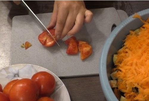 Острая закуска из баклажанов и кабачков на зиму. Салаты из кабачков и баклажанов на зиму – рецепты пальчики оближешь