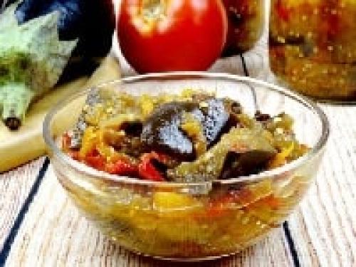 Острая закуска из баклажанов и кабачков на зиму. Салаты из кабачков и баклажанов на зиму – рецепты пальчики оближешь