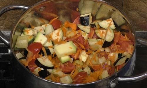 Острая закуска из баклажанов и кабачков на зиму. Салаты из кабачков и баклажанов на зиму – рецепты пальчики оближешь