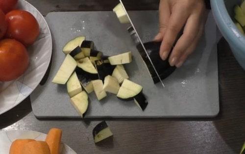 Острая закуска из баклажанов и кабачков на зиму. Салаты из кабачков и баклажанов на зиму – рецепты пальчики оближешь