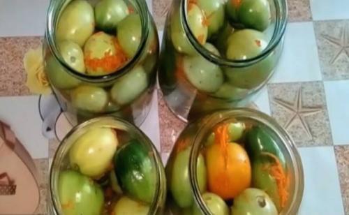 Зеленые фаршированные помидоры чесноком и морковью.. Зеленые помидоры, фаршированные морковью и чесноком 03