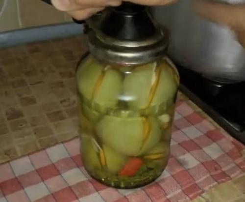 Зеленые фаршированные помидоры чесноком и морковью.. Зеленые помидоры, фаршированные морковью и чесноком 26