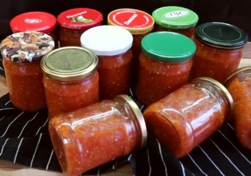 Аджика из зеленого болгарского перца и помидор. Аджика на зиму из помидоров или болгарского перца. Как сварить вкусный соус — 9 простых рецептов