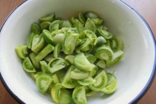 Зелёные помидоры с чесноком внутри на зиму. Зеленые помидоры фаршированные чесноком: 5 рецептов 33 Зелёные помидоры с чесноком внутри на зиму. Зеленые помидоры фаршированные чесноком: 5 рецептов 33