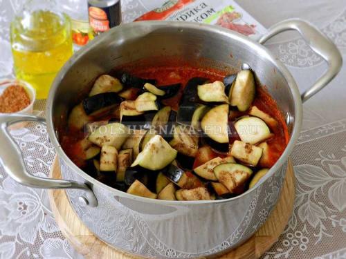 Лечо из баклажан по-болгарски. Лечо с баклажанами, помидорами и перцем