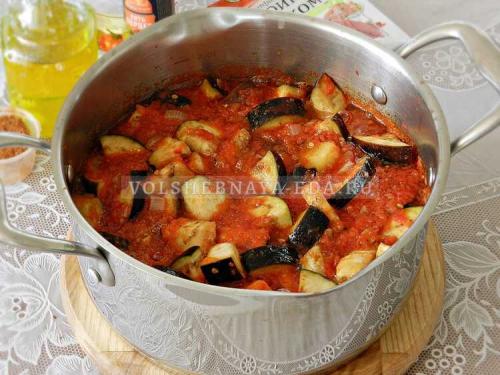 Лечо из баклажан по-болгарски. Лечо с баклажанами, помидорами и перцем