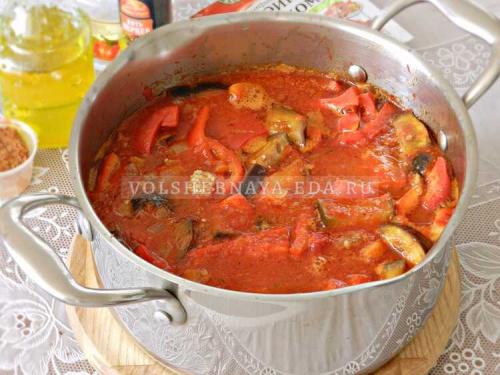 Лечо из баклажан по-болгарски. Лечо с баклажанами, помидорами и перцем