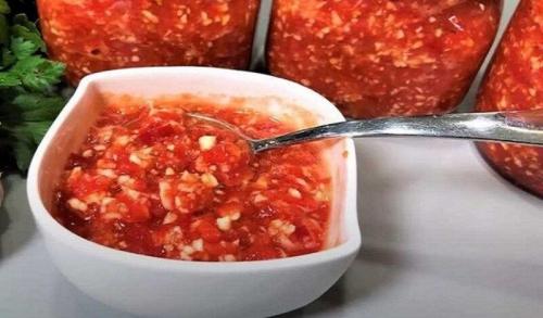 Хреновина на зиму без варки. Как сварить хреновину на зиму по классическому рецепту