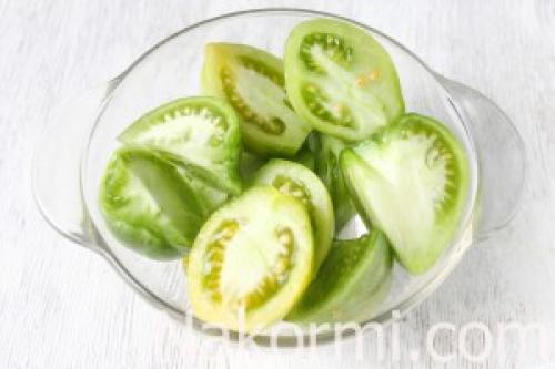 Острая закуска из зеленых помидор с хреном. Зеленые помидоры с хреном