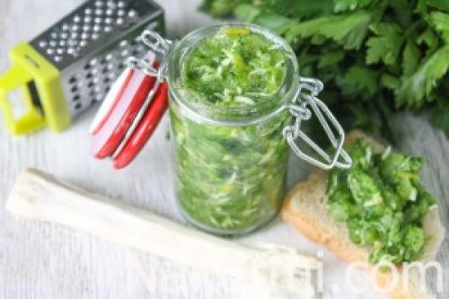 Острая закуска из зеленых помидор с хреном. Зеленые помидоры с хреном