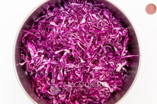 Быстро и вкусно: рецепт краснокочанной маринованной капусты 01 Быстро и вкусно: рецепт краснокочанной маринованной капусты 01