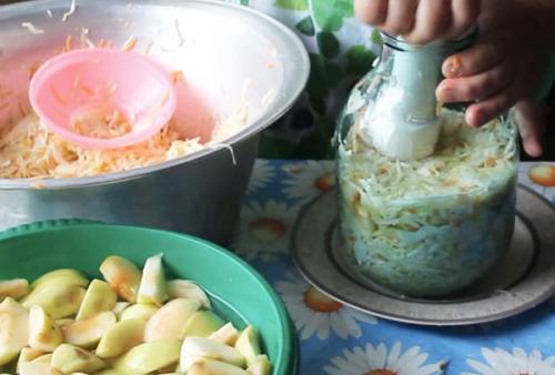 Капуста быстрого приготовления горячим рассолом без уксуса. Квашеная капуста быстрого приготовления: 6 рецептов хрустящей и сочной капусты