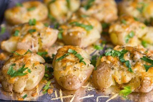 Какие блюда можно приготовить из картофеля Венета 2 кг. Как приготовить молодую картошку: 20 самых вкусных рецептов