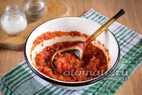 Аджика с аспирином без варки. Такая аджика из помидор без варки простоит целый год